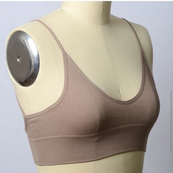 New Cozy Seamless Bralette - Picture 7 of 8